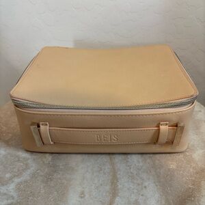 Beis The cosmetic case